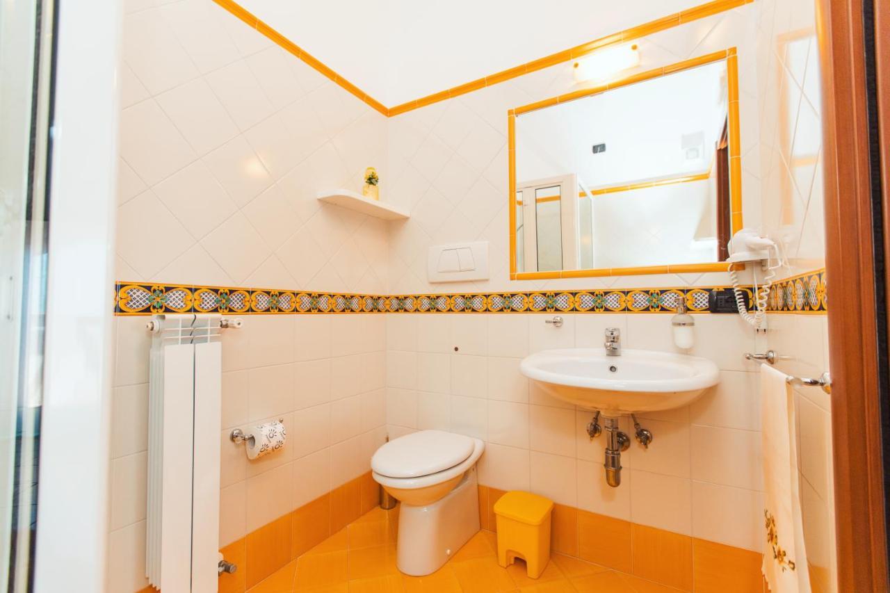 Roccia Fiorita Hotel Фуроре Екстериор снимка