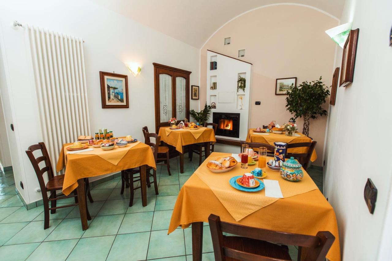 Roccia Fiorita Hotel Фуроре Екстериор снимка