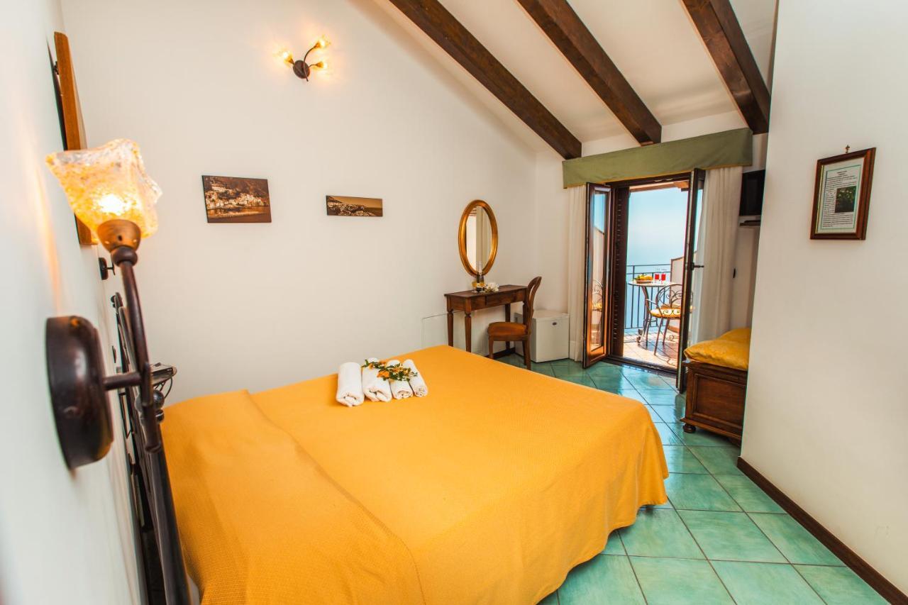 Roccia Fiorita Hotel Фуроре Екстериор снимка